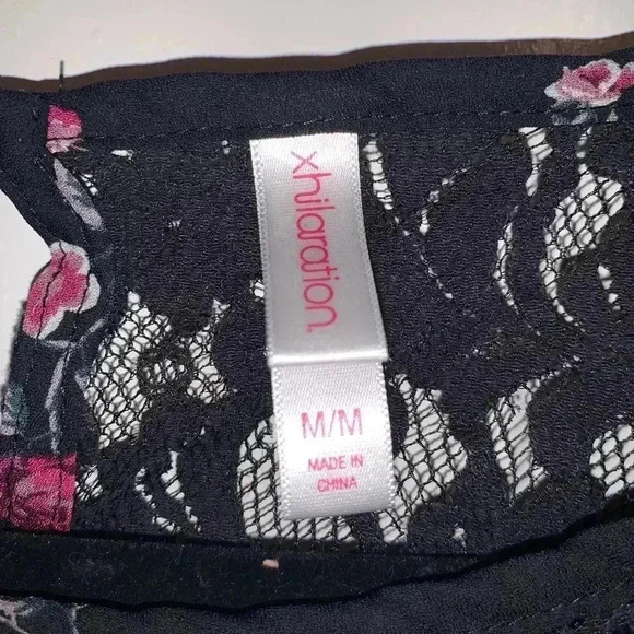 Xhiliration Women’s Medium Floral Blouse - Picture 2 of 2